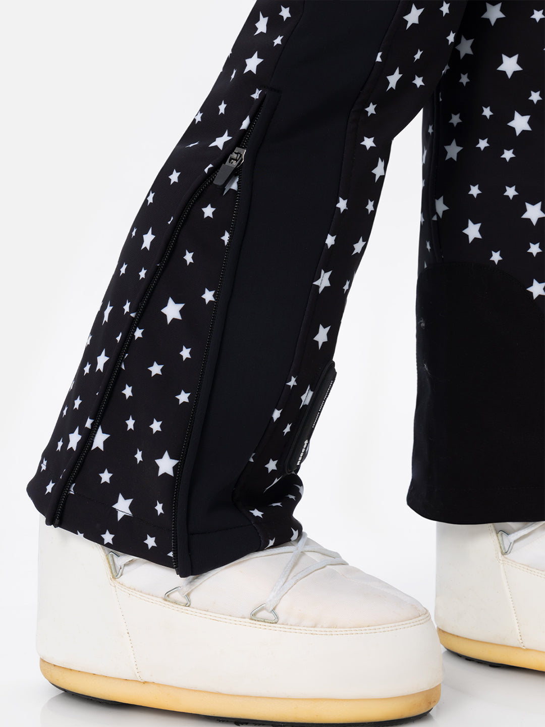 Woman ski suit Garmisch with starsprint with RECCO® technology