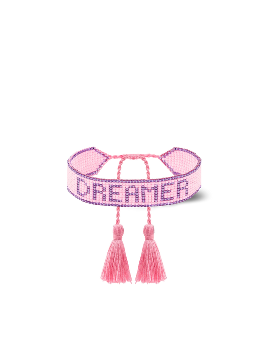 Pearls bracelet with Dreamer lettering